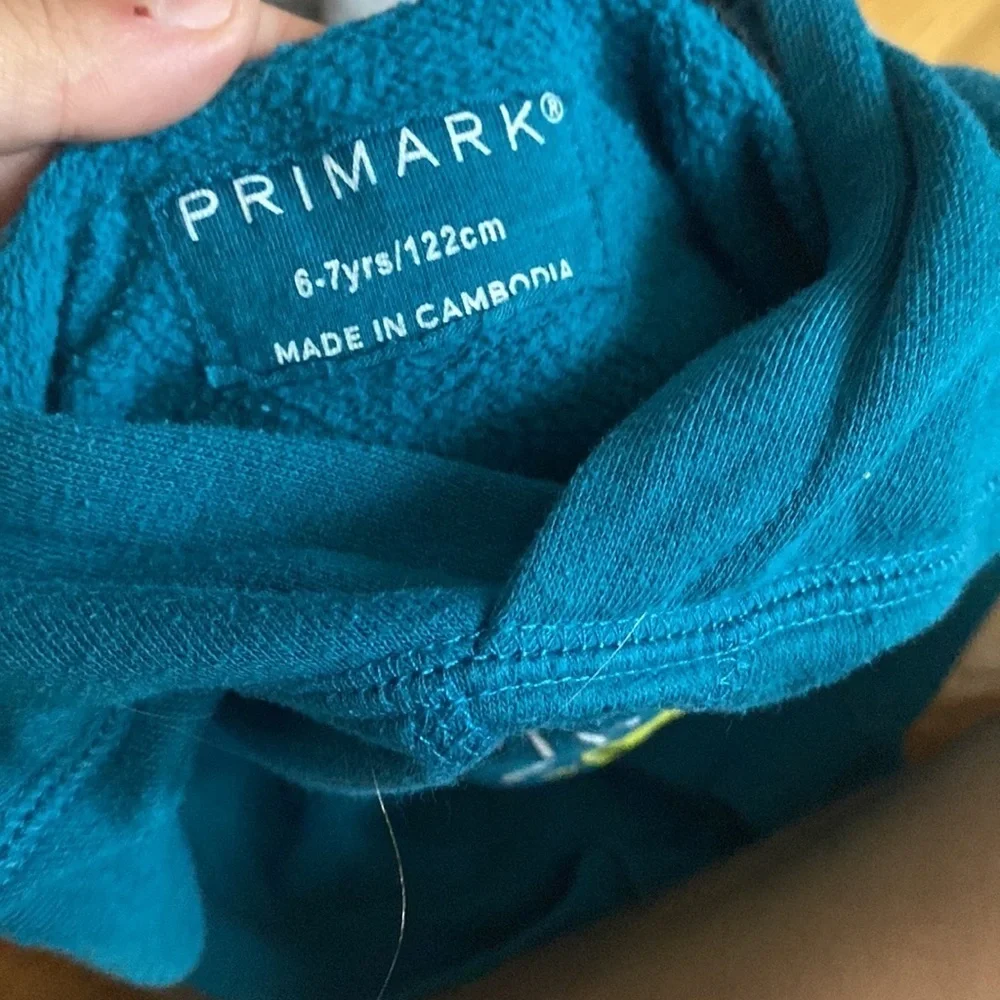 Primark hoodie bundle 6/7 years fit is 5T gently used.